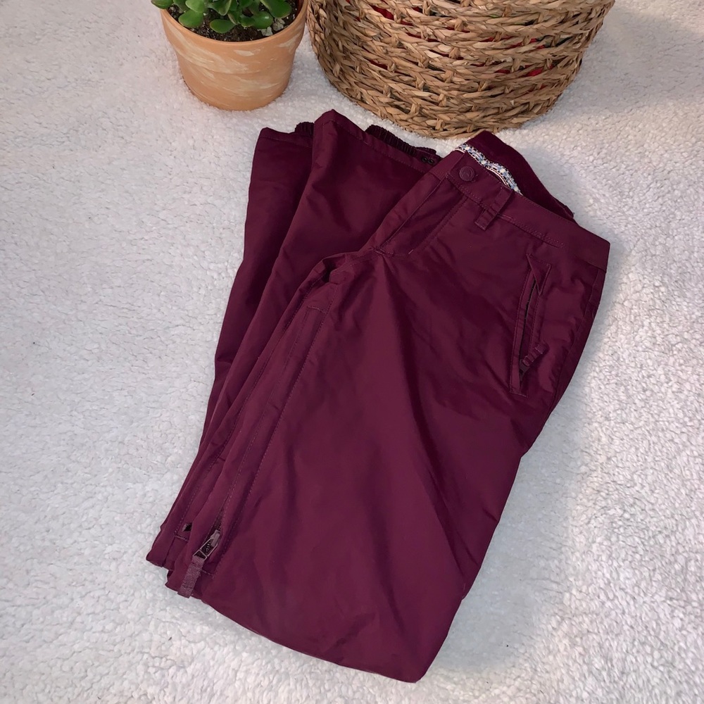 Women’s Burton snow pants!